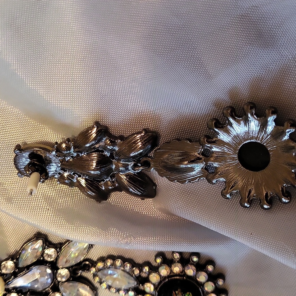 Gem Detailed Statement Dangle Earrings - image 3